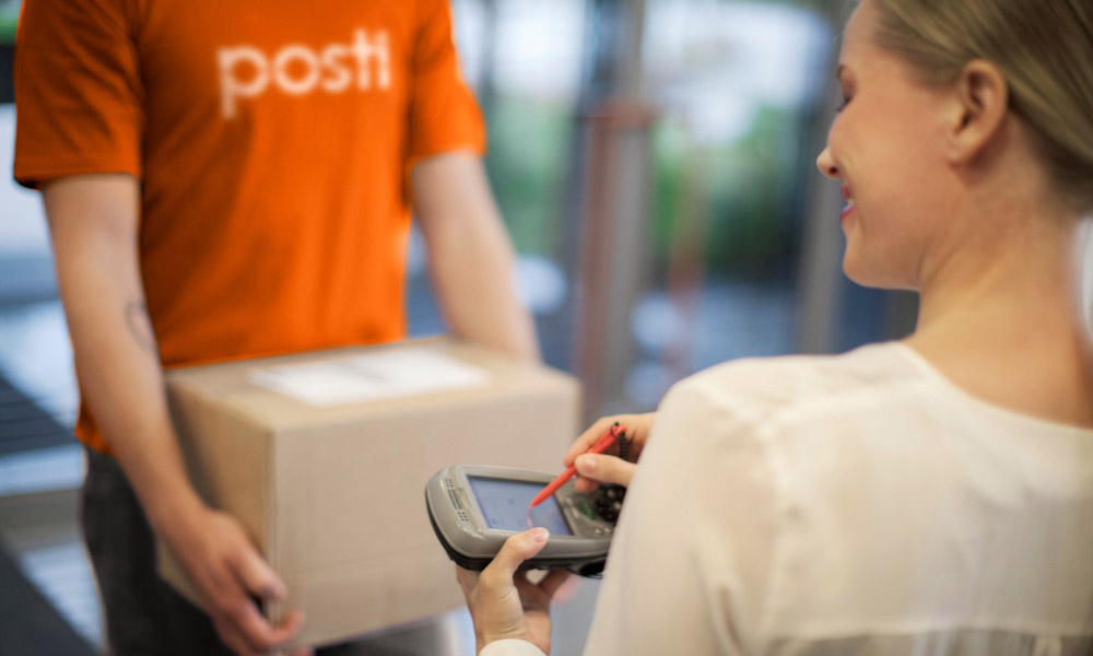 express-paketti yritysten välisiin kuljetuksiin